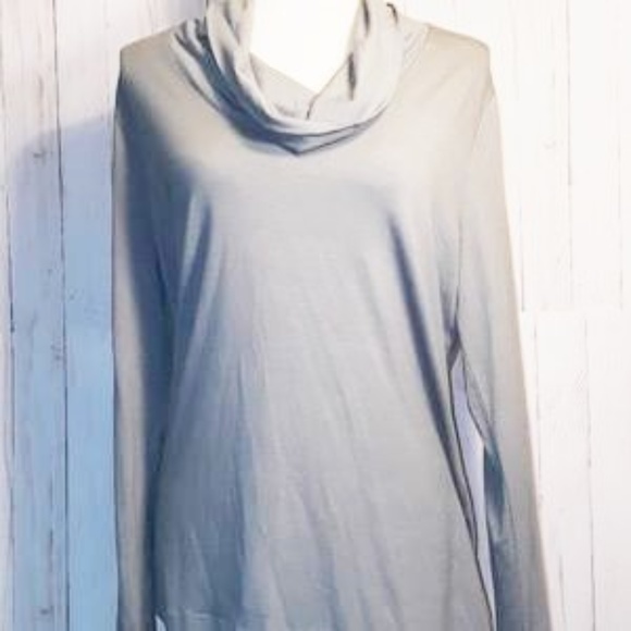Liz Claiborne Tops - Liz Claiborne turtleneck NWT
